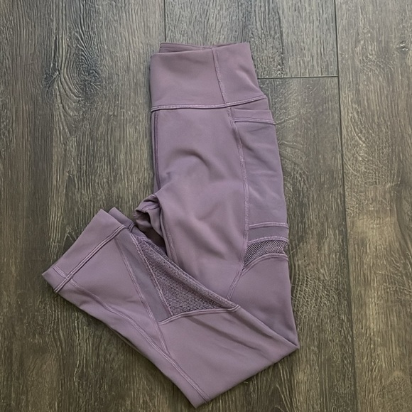 Lululemon Women's Forget The Sweat Crop Smoked Mulberry Size 2 Stretch leggings - Picture 6 of 10